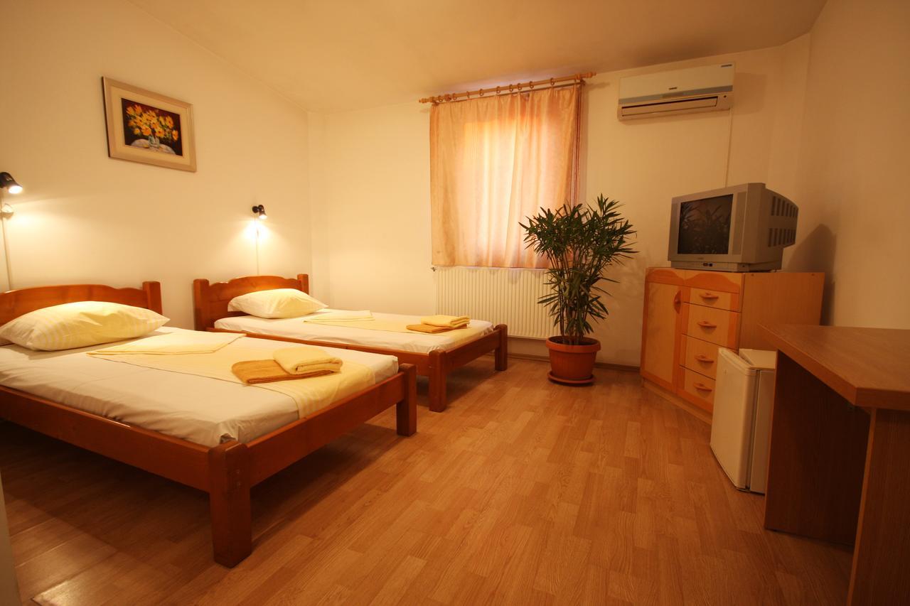 Il Capo Tour Motel Craiova Exterior foto